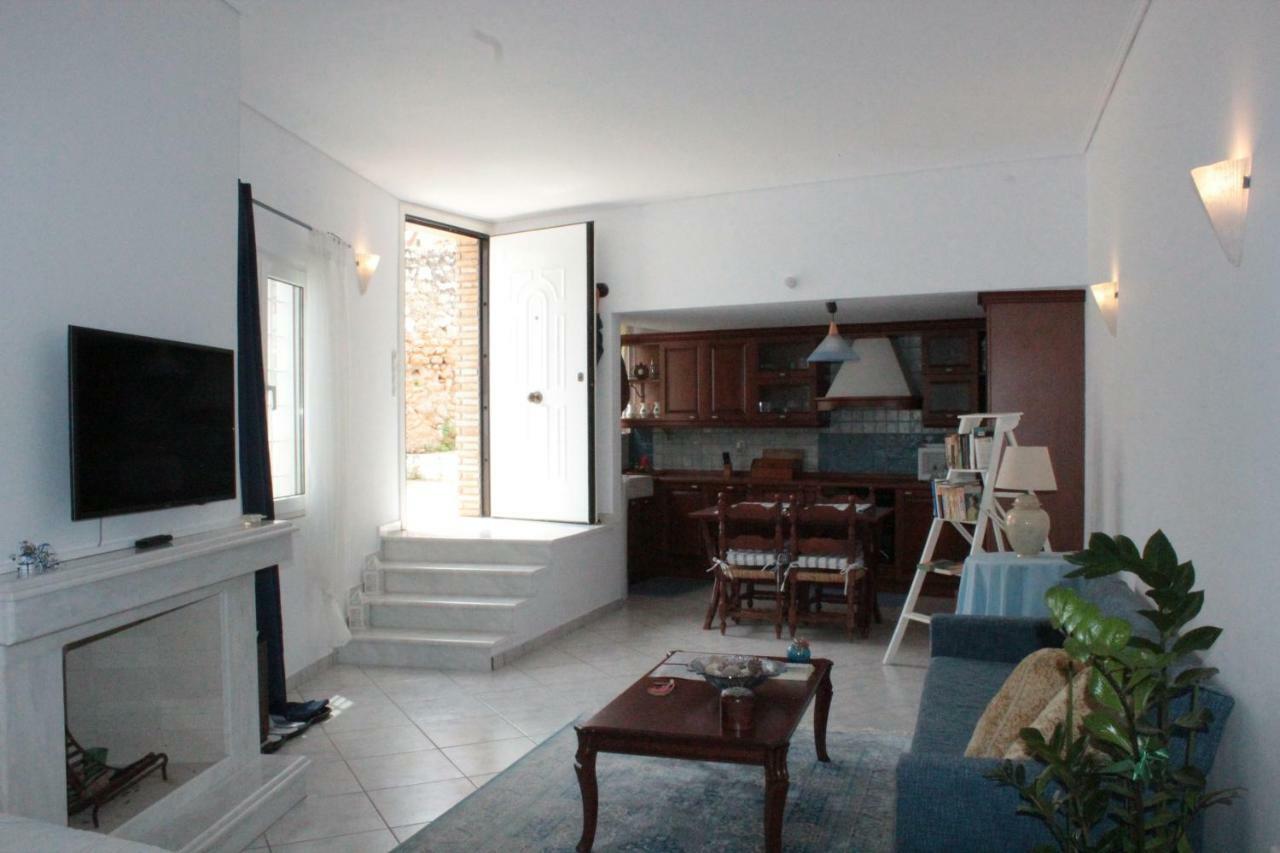 Seafarer'S Suite Galaxidi Екстер'єр фото